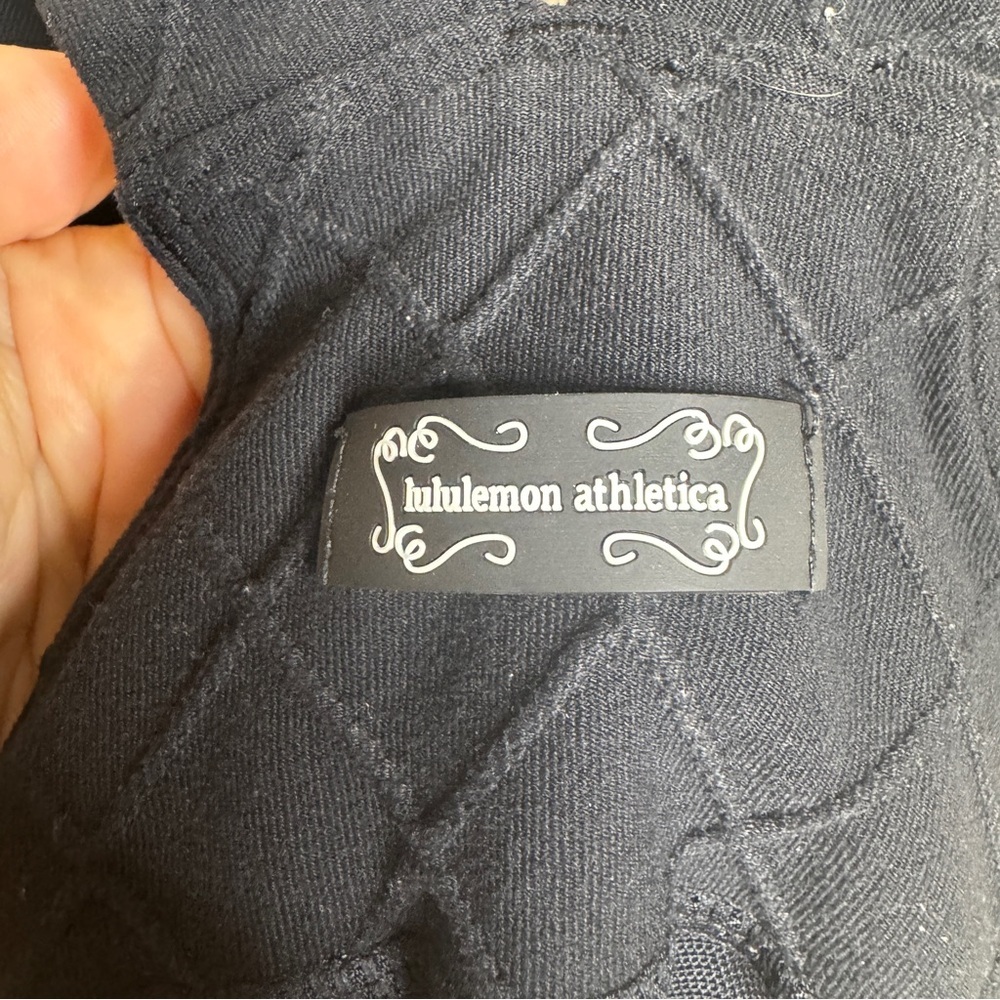 Lululemon Athletica Tank Top Women's Black 6 Deep V-Neck Racerback Performance - Picture 5 of 7